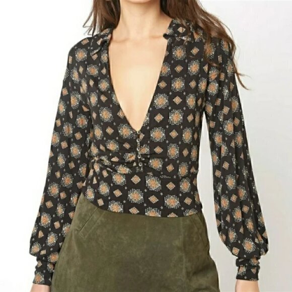 Free People Sydneys Party Top XS Medallion Printed Deep V Revolve Black Trendy - Picture 10 of 16